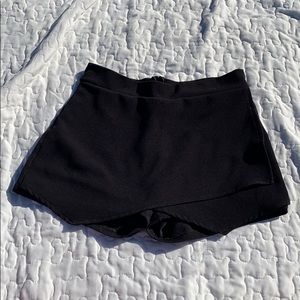 Skort black size small